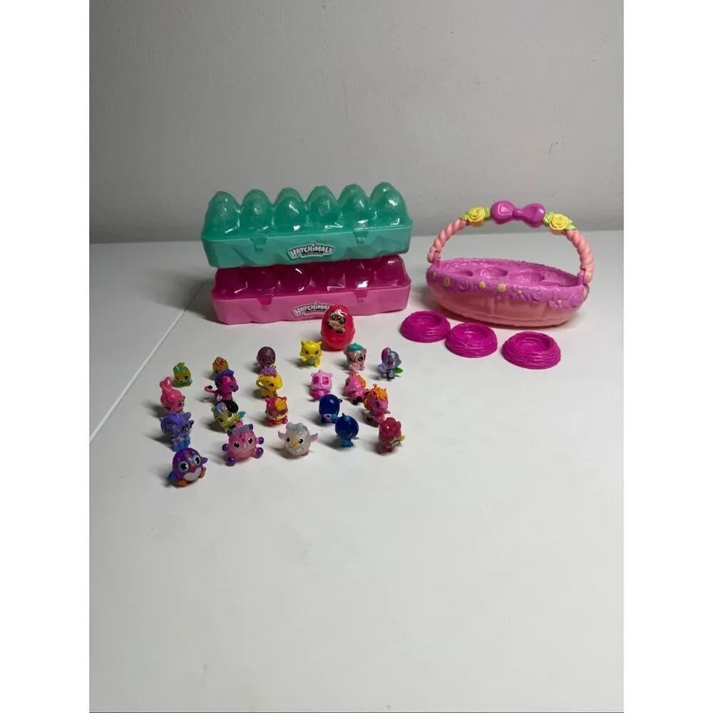 Hatchimals Collectibles Lot 21 Pieces Mixed Assorted Mini Figures / Accessories